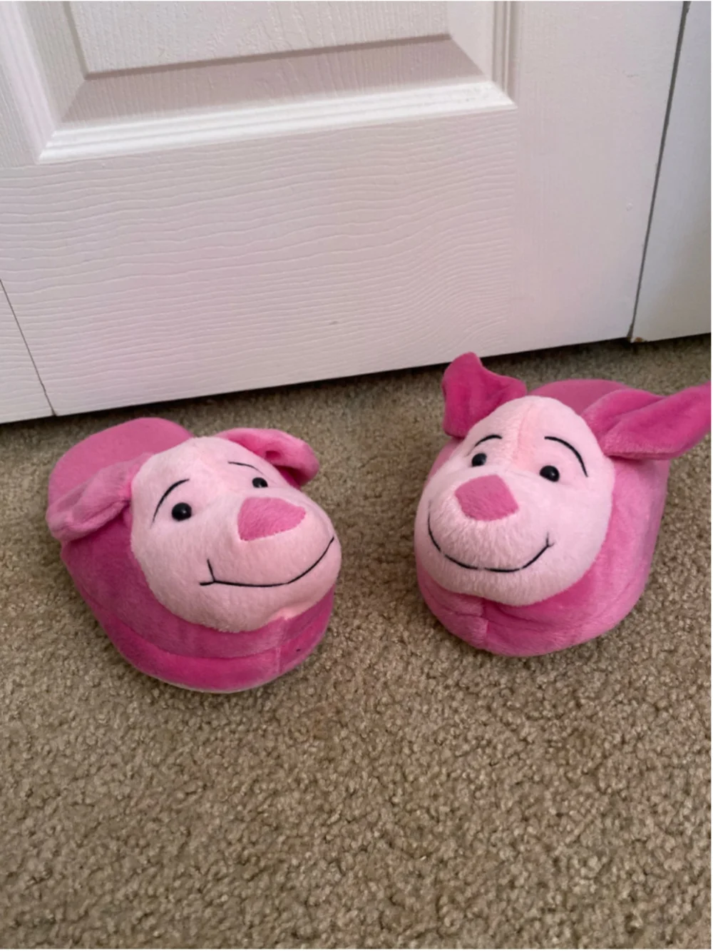 Women's Unbranded Piglet Character Slippers, Pink